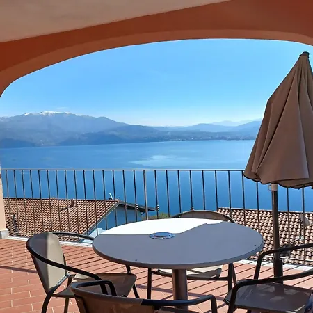 Apartment In Oggebbio With Lake Maggiore Views, Cleaning Included אוג'ביו